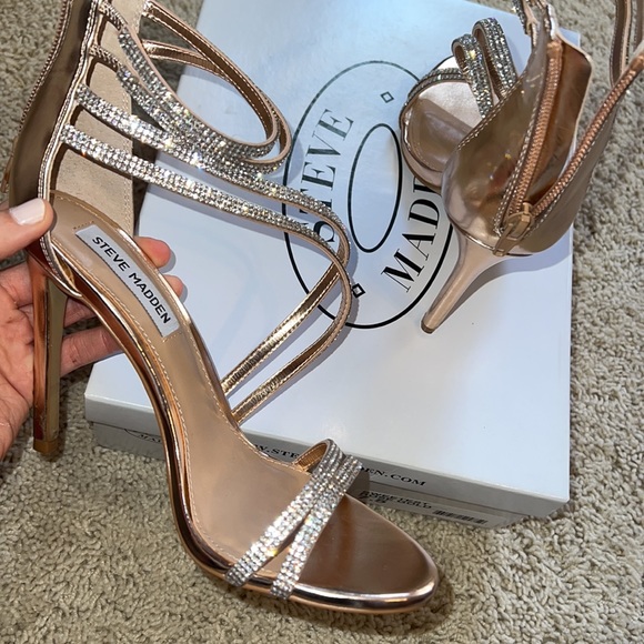 PERFECT CONDITION STEVE MADDEN SIZE 7.5 heels - Picture 3 of 5